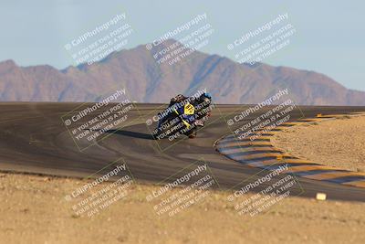 media/Dec-16-2023-CVMA (Sat) [[bb38a358a2]]/Race 13 Amateur Supersport Middleweight/